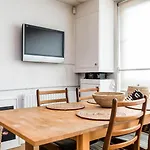 Delightful Moroccan Inspired Flat Hackney Sleeps 2