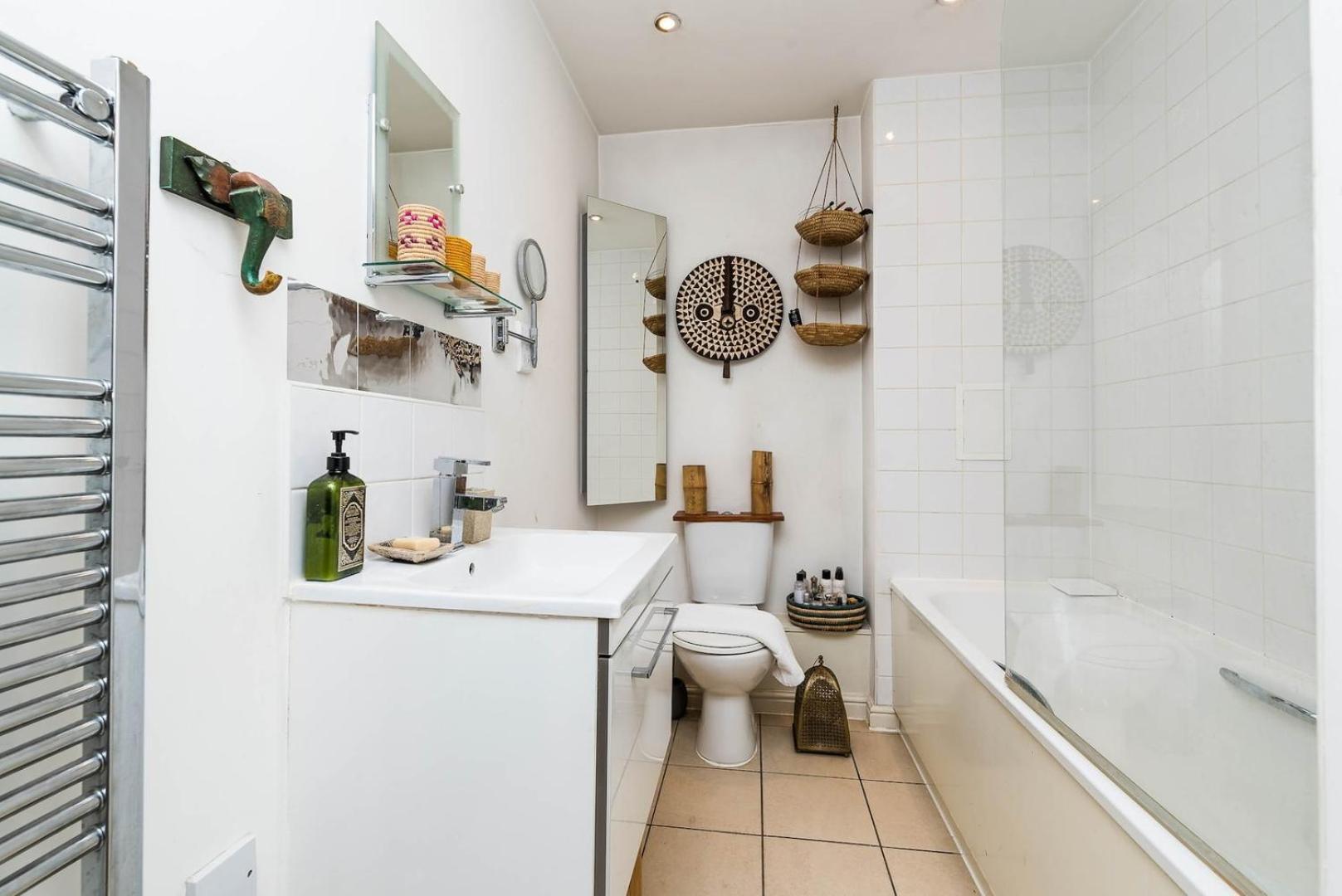 Delightful Moroccan Inspired Flat Hackney Sleeps 2 Apartment